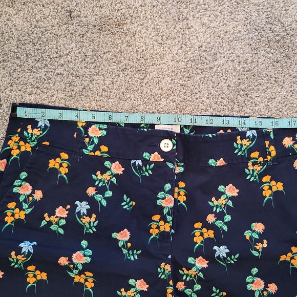 Crown & Ivy Shelby Floral Shorts Size 16 Scalloped - Picture 4 of 8